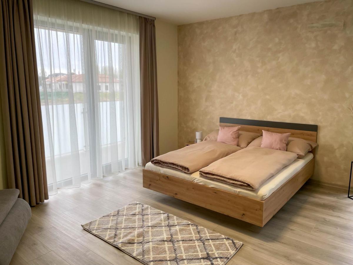 Apartmány Katalin Dunajská Streda Exterior foto